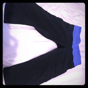 Black lulu crops with blue band